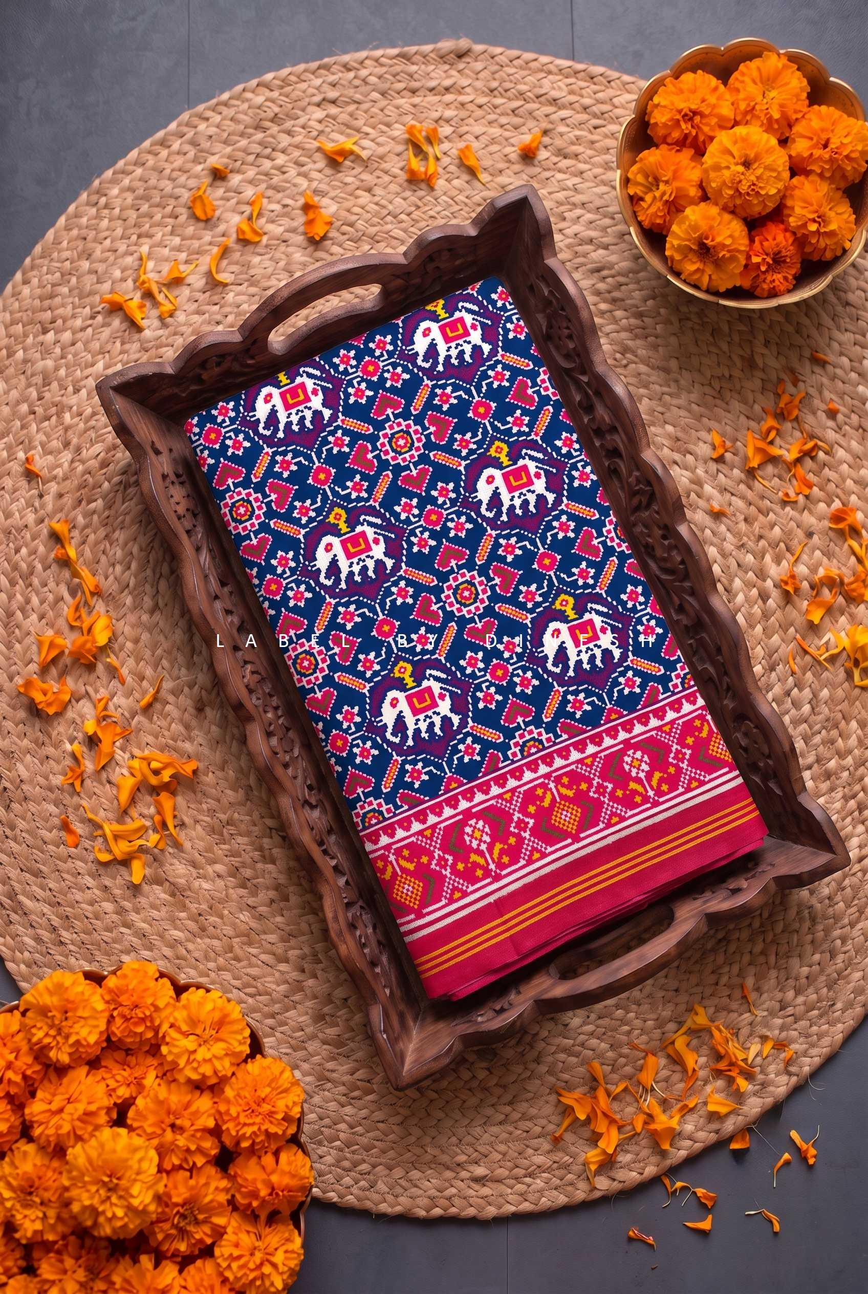 Blue Pink Figures In Manek Chowk Design Patola Saree_1