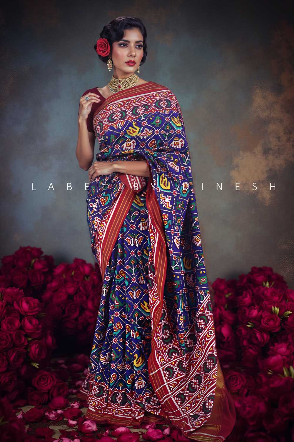 Blue Red Small Figures Double Ikkat Patola Saree_1